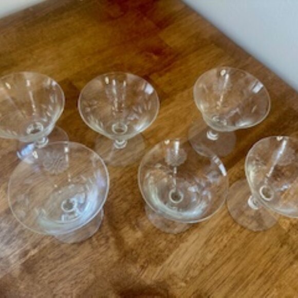 Set of 6 Vintage Etched Cornflower Coupe or Cocktail Glasses – Mid-Century Elega - Picture 7 of 9